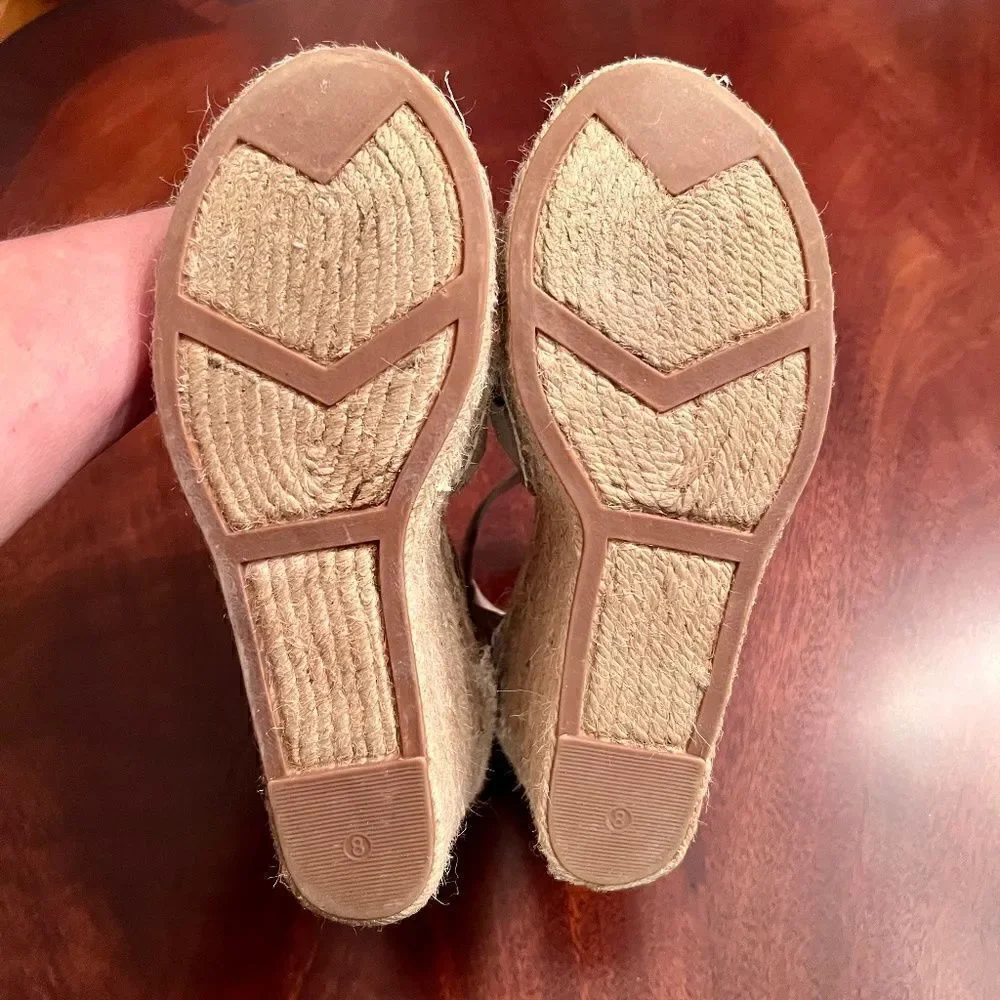 EUC Marc Fisher Adalla Jute Wedge Espadrilles Sandals Shoes Taupe Suede Size 8